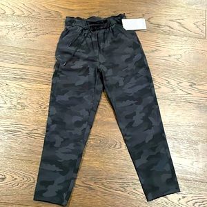 Lululemon stretch High Rise 7/8 Pant in Camo Print